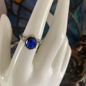 Stunning Vintage Sapphire Blue cabochon ring, Unmarked